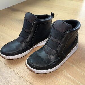 Sorel Boots Women’s size 9 Out N About